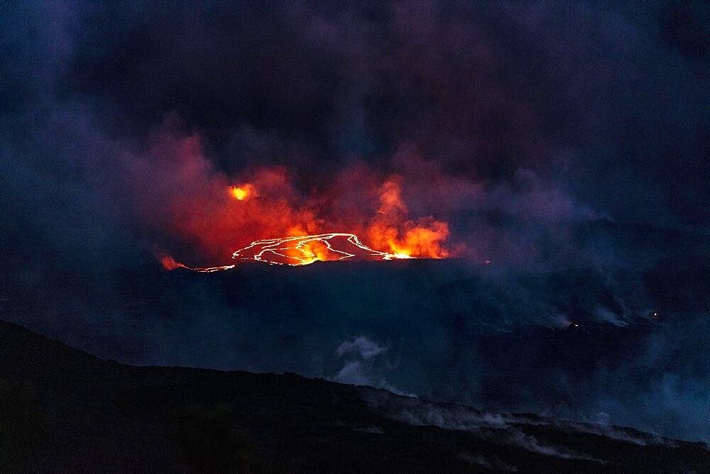 Active eruption, Kilauea Volcano, Halema'uma'u Crater, Hawai'i Volcanoes National Park, Big Island, Hawaii, USA, North America