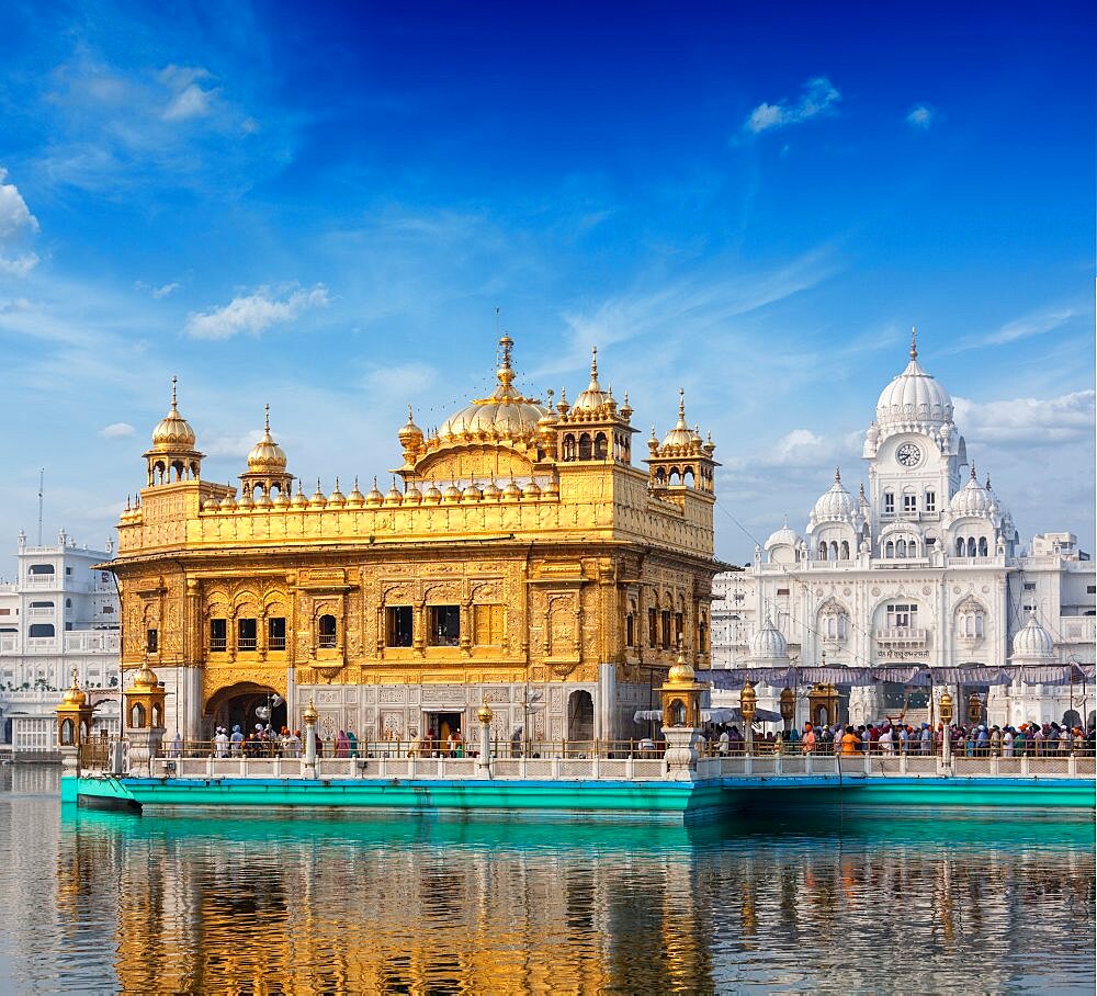 Sikh gurdwara Golden Temple (Harmandir Sahib) . Amritsar, Punjab, India, Asia