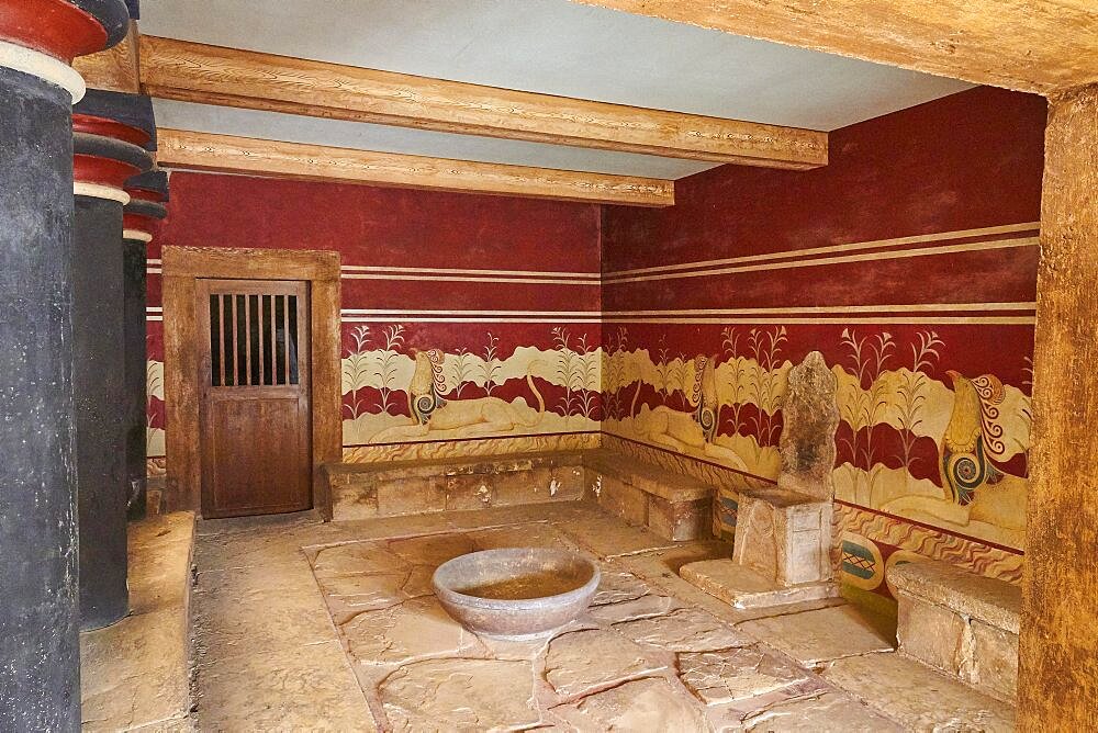 Throne room, griffin frescoes, throne, porphyry basin, black round columns, wooden door, Palace of Knossos, Heraklion, Central Crete, Island of Crete, Greece, Europe