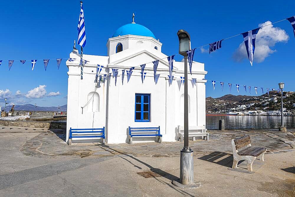 Little chapel in the old town of Horta, Mykonos, Greece, Europe