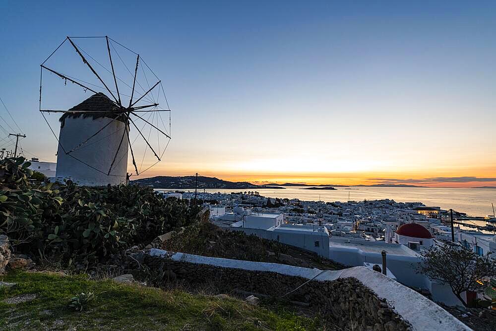 Boni's Windmill at sunset, Horta, Mykonos, Greece, Europe