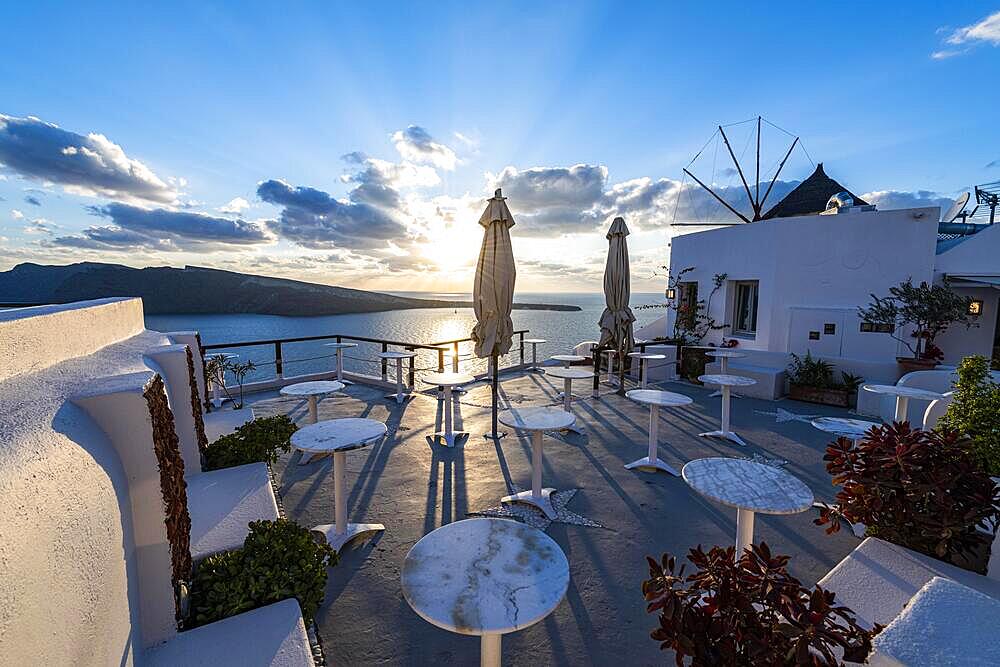 Whitewashed architecture at sunset, Oia, Santorini, Greece, Europe