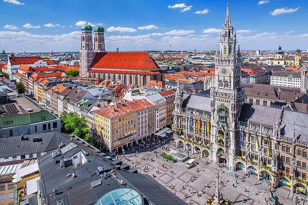 Marienplatz with City Hall and Church of Our Lady, Munich, Upper Bavaria, Bavaria, Germany, Europe