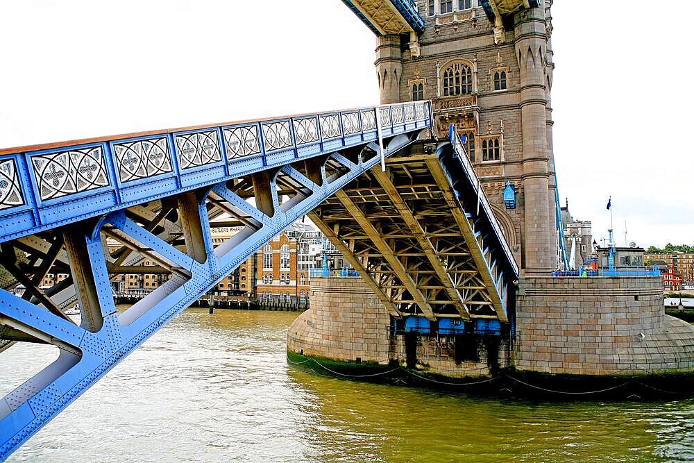 Opening Tower Bridge, London, England, United Kingdom, Europe