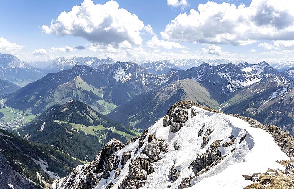 View from Thaneller of the eastern Lechtal Alps, Tyrol, Austria, Europe
