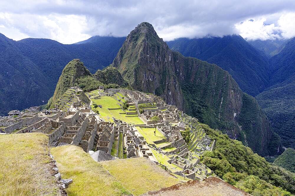 Machu Picchu, Ruined city of the Incas with Mount Huayana Picchu, Andes Cordilleria, Urubamba province, Cusco, Peru, South America