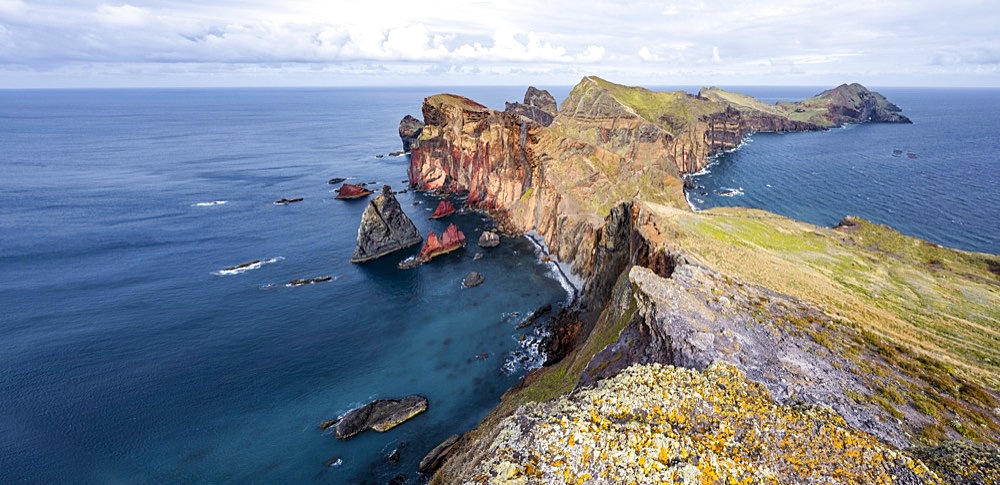 Coastal landscape, cliffs and sea, Miradouro da Ponta do Rosto, rugged coast with rock formations, Cape Ponta de Sao Lourenco, Madeira, Portugal, Europe