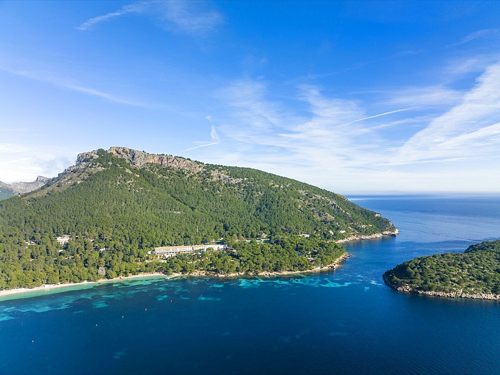 Aerial view of Formentor Peninsula with Formentor Beach, Hotel Royal Hideaway Formentor formerly Hotel Formentor, Cala Pi de la Posada, Illa del Geret Port de Pollenca, Mallorca, Balearic Islands Spain