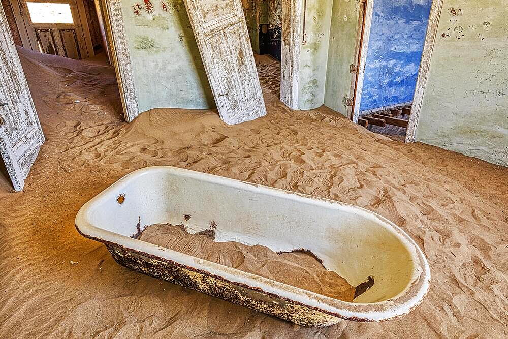 Bathtub, Sand, Ruin, Kolmannskuppe, Ghost Town, Luederitz, Namibia, Africa