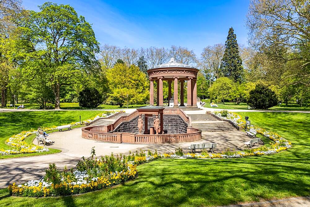 Elisabethenbrunnen, named after Princess Elisabeth, woman of Landgrave Friedrich VI of Hesse-Homburg and daughter of the British King George III, in the spa garden Bad Homburg vor der Hoehe, Hesse, Germany, Europe