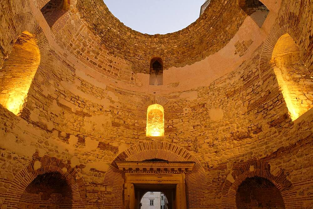 Diocletian's Palace, Vestibule, Roman Catholic Archidiocese of Split-Makarska, Split, Splitsko-Dalmatinska, Croatia, Europe