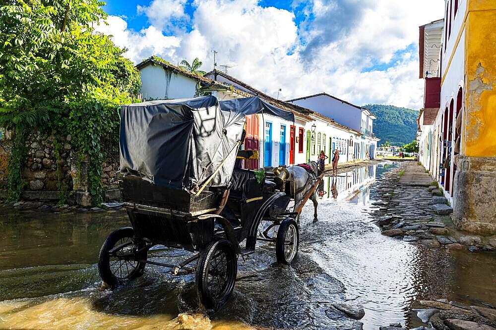 Horse cart in the Unesco world heritage site Paraty, Brazil, South America