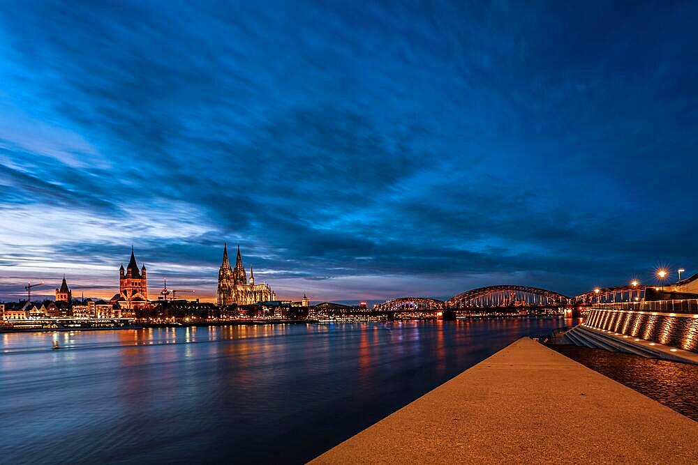 Panoramic view of Cologne Cathedral at sunset