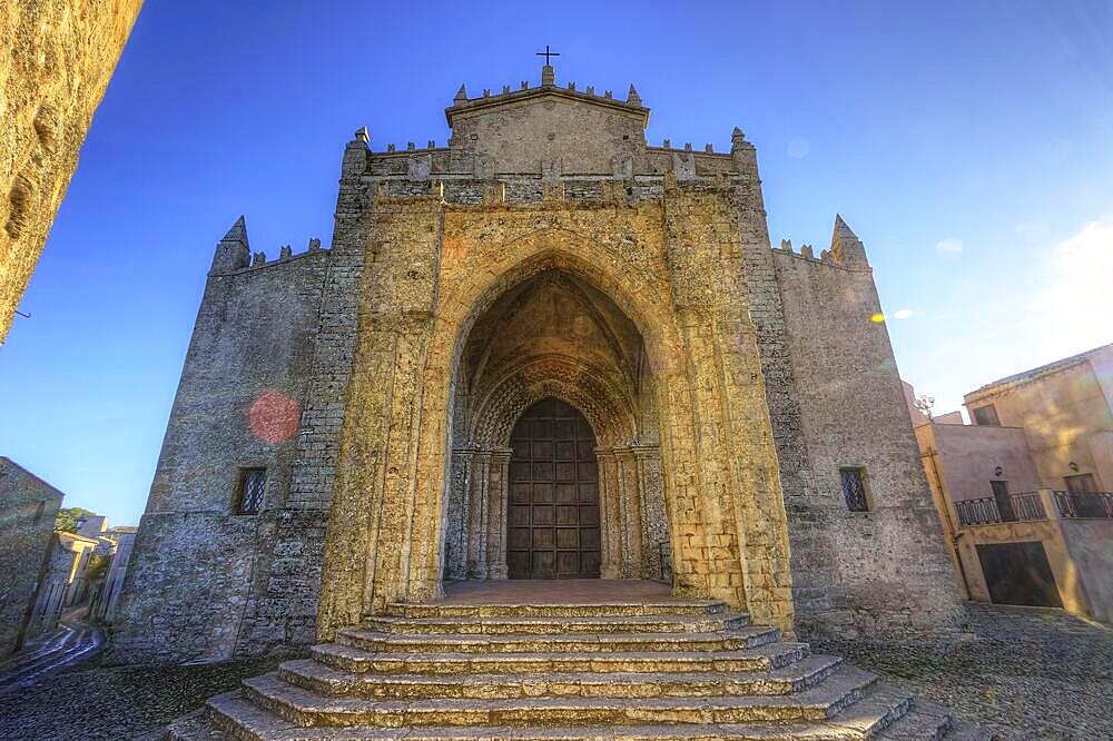 Backlight, HDR, sunbeams, aperture prism effect, Norman Cathedral, Chiesa Madre di Santa Maria Assunta, super wide angle, portal, Erice, Trapani province, mountain, Sicily, Italy, Europe