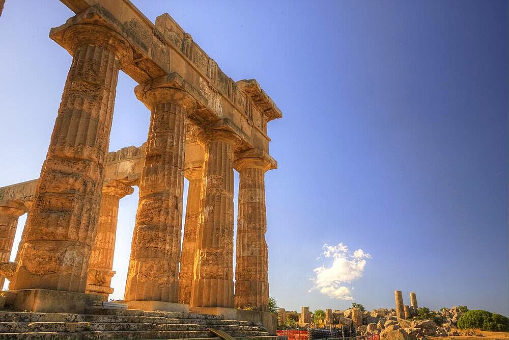 Super wide angle shot, Temple E, Hera Temple, Selinunte, Archaeological Site, Temple, Southwest Sicily, Sicily, Italy, Europe