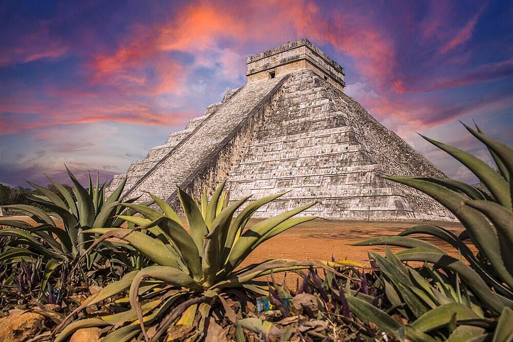 Sunset at the spectacular Chichen Itza Pyramid in the province of Cancun. Mexico