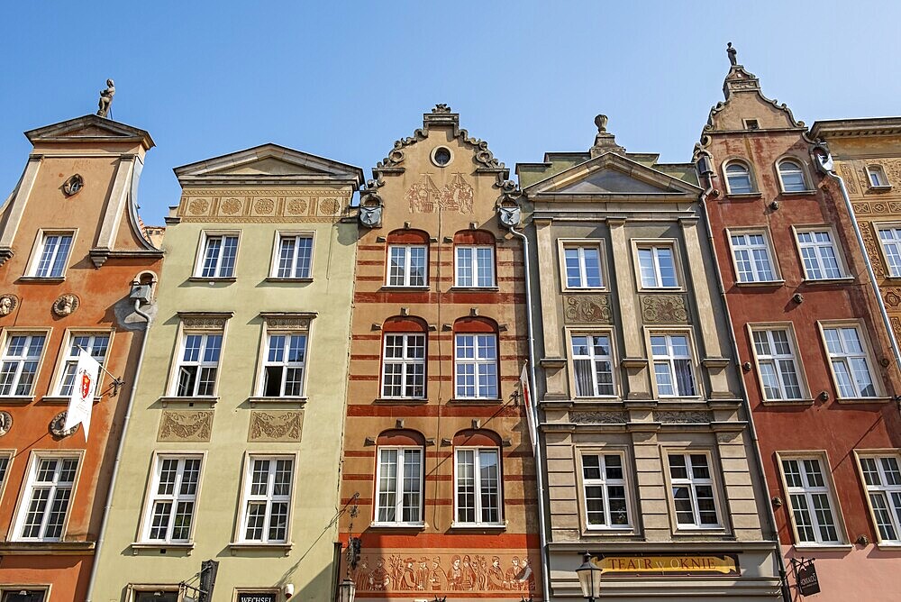 Close-up of facades of townhouses on Dluga street, Gdansk, Gdańsk, Poland, Europe