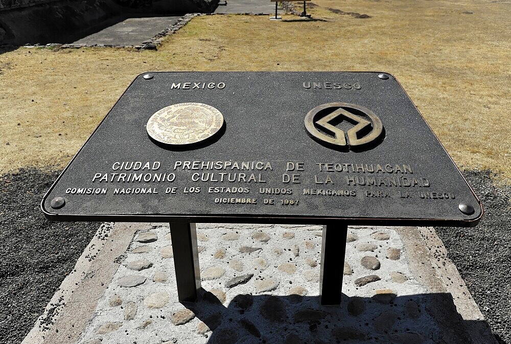 Pyramids of Teotihuacán, UNESCO World Heritage Site, Teotihuacán, State of Mexico, Mexico, Central America, Commemorative plaque for the UNESCO World Heritage Site of the pre-Hispanic city of Teotihuacán in Mexico, Puebla, Central America