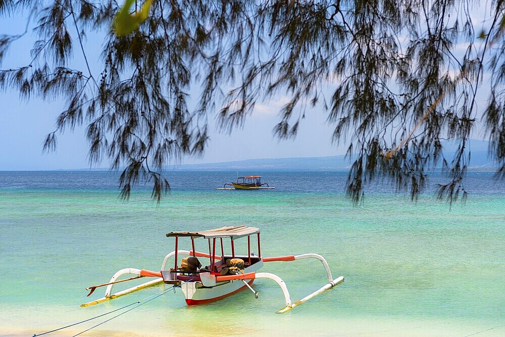 Traditional fishing boat, water, sea, ocean, fishing, tourism, travel, nobody, empty, lonely, calm, colourful, colourful, Gili Air, Indonesia, Asia