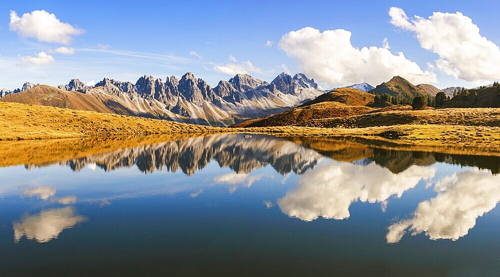 Panoramic view of the Kalkkögel Range in the Stubai Alps, Tyrol, Austria, Europe