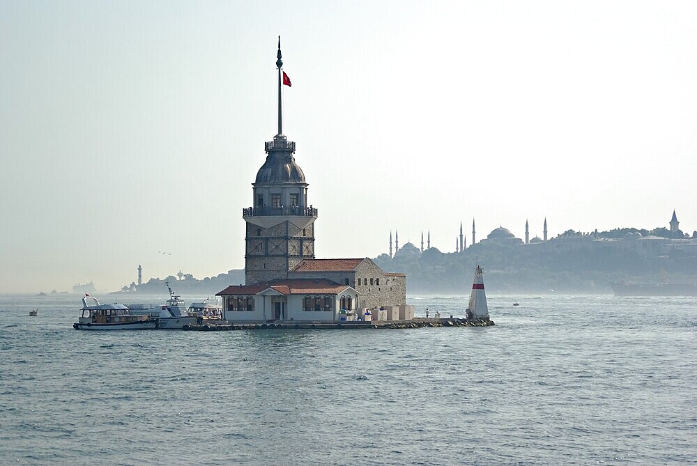 Maiden's Tower, Kiz Kulesi, Golden Horn, Bosphorus, Istanbul, Turkey, Europe, Asia