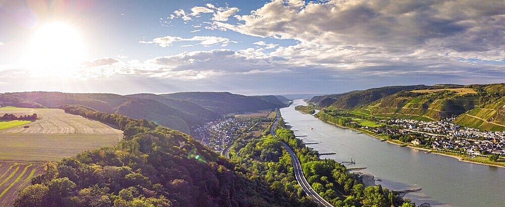 A hike along the Rhine with a view in late summer