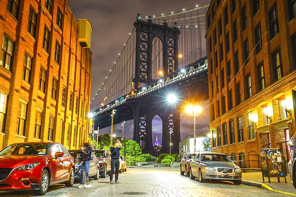 Of the night Manhattan bridge. Shooting Location: New York, Manhattan