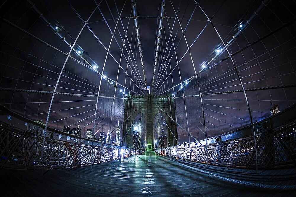 Night of the Brooklyn Bridge. Shooting Location: New York, Manhattan