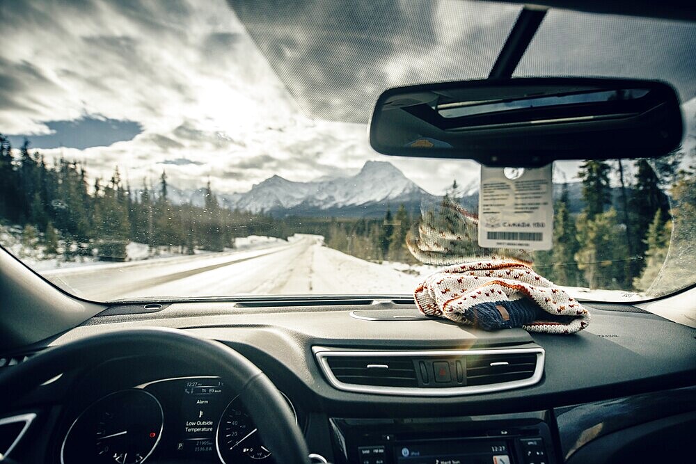 Winter road trip on the Icefields Parkway with lots of snow and ice, Banff National Park, Jasper National Park, Alberta, Canada