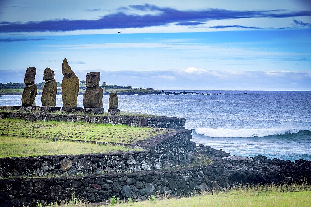 Moais in Tahai at sunset, Rapa Nui, Easter Island.