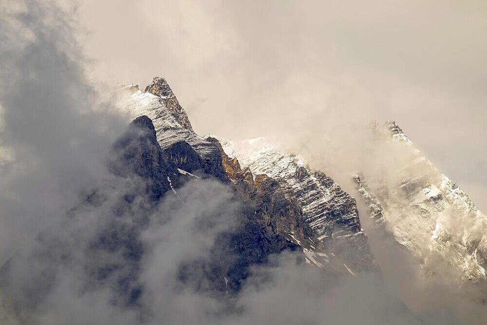 Small and large Bettelwurf with a thin layer of snow, behind wispy clouds, Small and large Bettelwurf, Karwendel Mountains, Tyrol, Austria