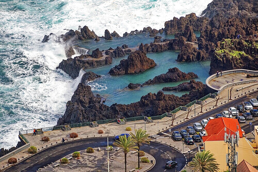 Natural swimming pools in volcanic rock, lava pools, natural swimming pools, view from the Miradouro da Santinha on Porto Moniz, Madeira, Portugal