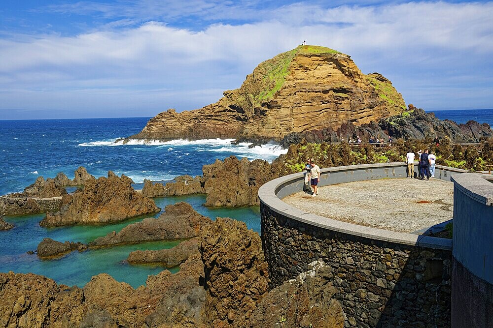 Natural swimming pools in volcanic rock, lava pools, natural swimming pools, natural pools, rocky coast, bathing complex, Porto Moniz, Madeira, Portugal