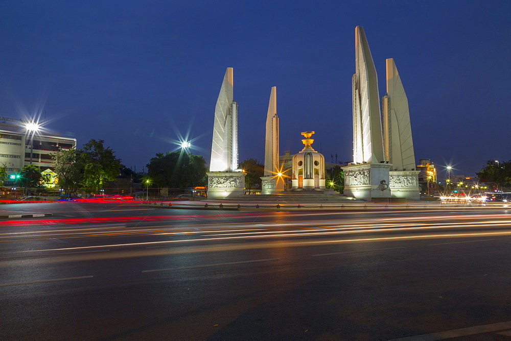 Democracy Monument at dusk, Bangkok, Thailand, Southeast Asia, Asia