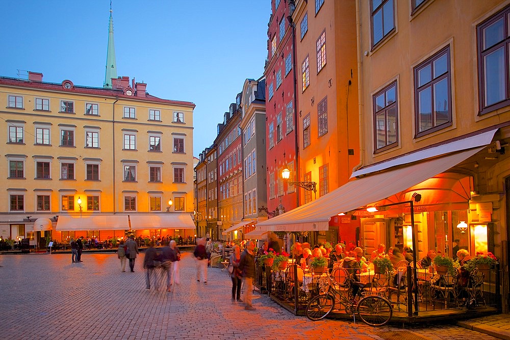 Stortorget Square cafes at dusk, Gamla Stan, Stockholm, Sweden, Scandinavia, Europe