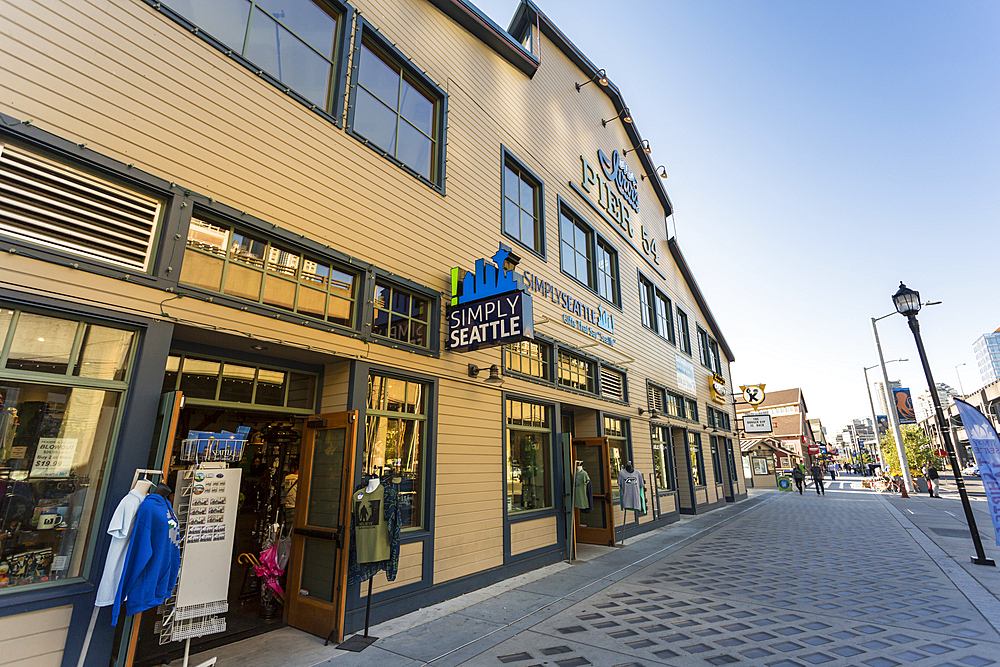 Shops and sidewalk of Pier 54 on Alaskan Way, Downtown, Seattle, Washington State, United States of America, North America