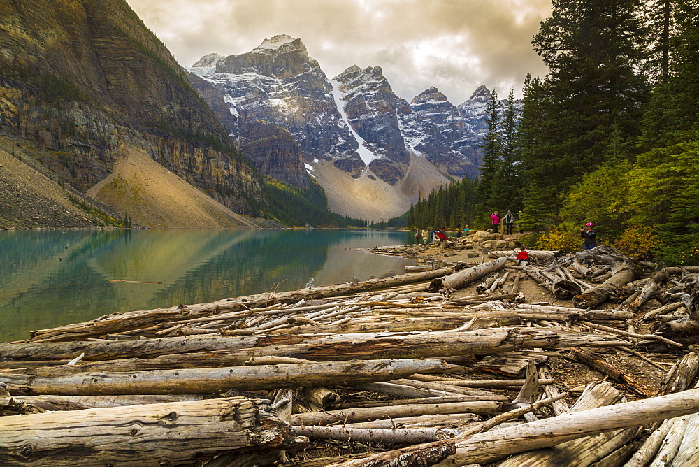 Stormy weather and visitors exploring at Moraine Lake, Banff National Park, UNESCO World Heritage Site, Canadian Rockies, Alberta, Canada, North America