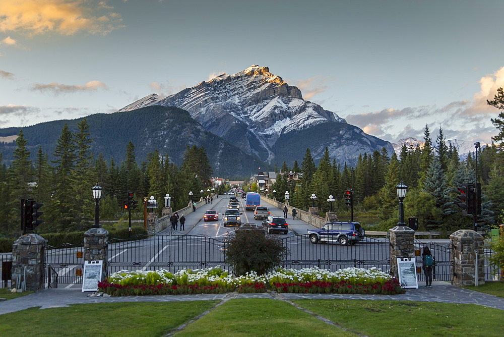 View down Banff Avenue toward Snow Peak, Banff, Banff National Park, UNESCO World Heritage Site, Canadian Rockies, Alberta, Canada, North America