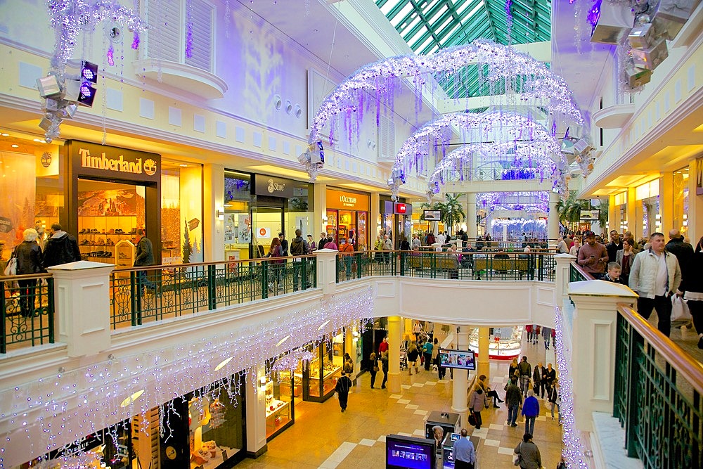 Interior of Meadowhall Shopping Centre at Christmas, Sheffield, South Yorkshire, Yorkshire, England, United Kingdom, Europe