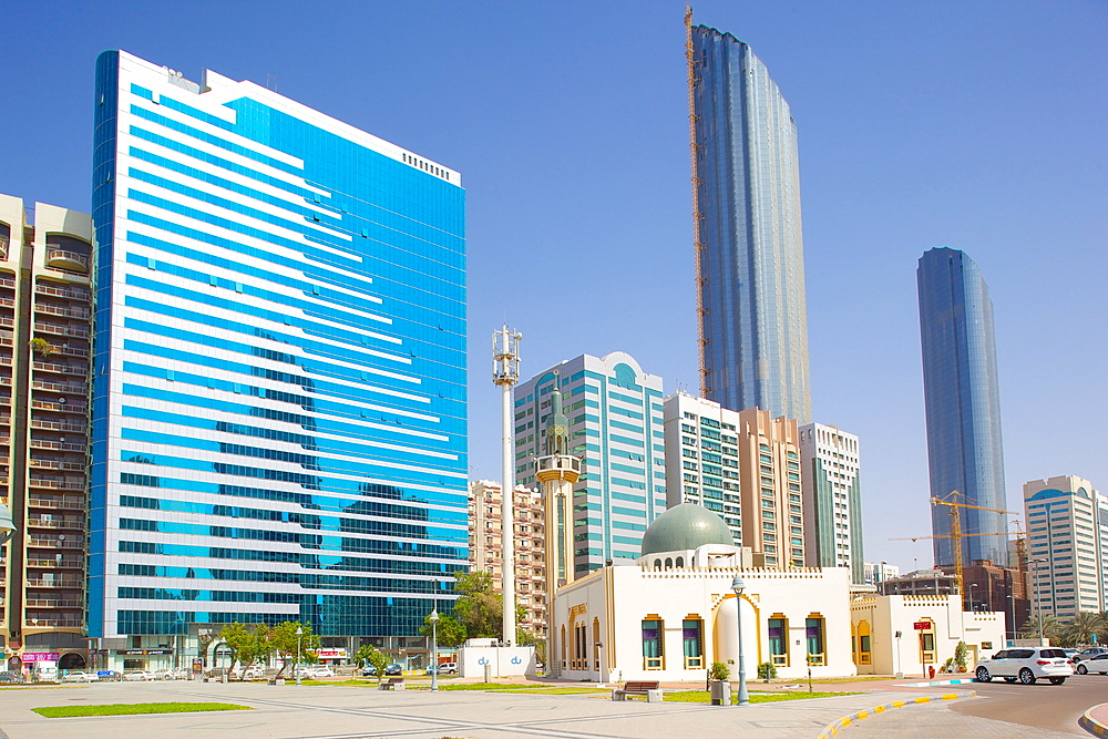 Mosque and contemporary architecture, Abu Dhabi, United Arab Emirates, Middle East