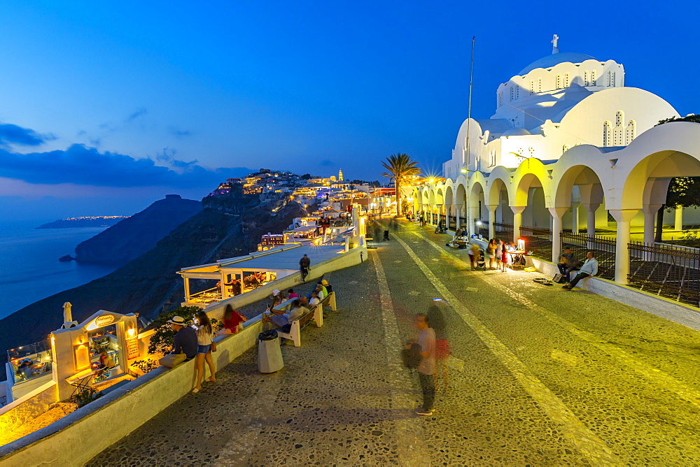 View of Orthodox Metropolitan Cathedral overlooking Fira at dusk, Fira, Firostefani, Santorini (Thira), Cyclades Islands, Greek Islands, Greece, Europe