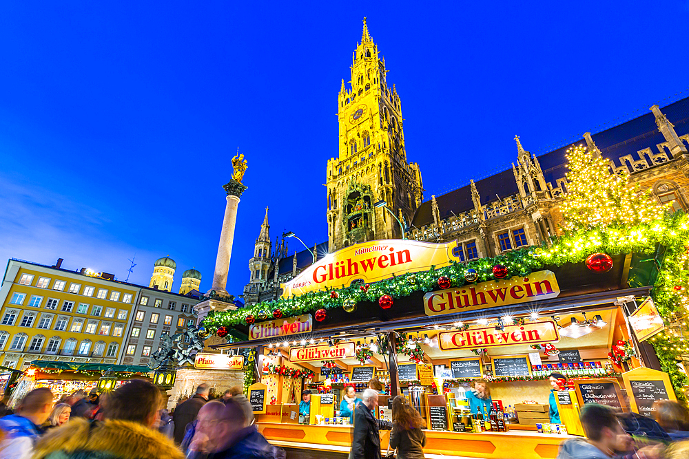 View of Christmas Market in Marienplatz and New Town Hall at dusk, Munich, Bavaria, Germany, Europe