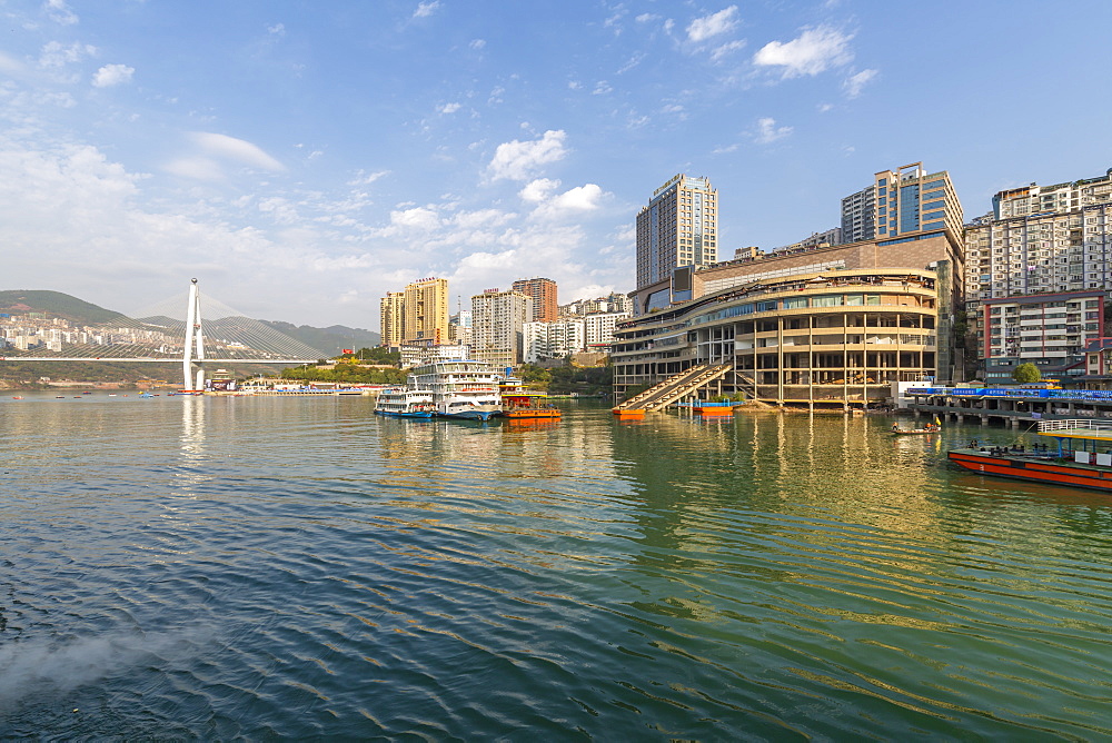 View of Enshi City on the Yangtze River, Badong County, People's Republic of China, Asia