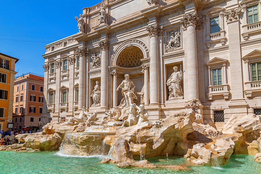 View of Trevi Fountain in bright sunlight, Piazza di Trevi, UNESCO World Heritage Site, Rome, Lazio, Italy, Europe