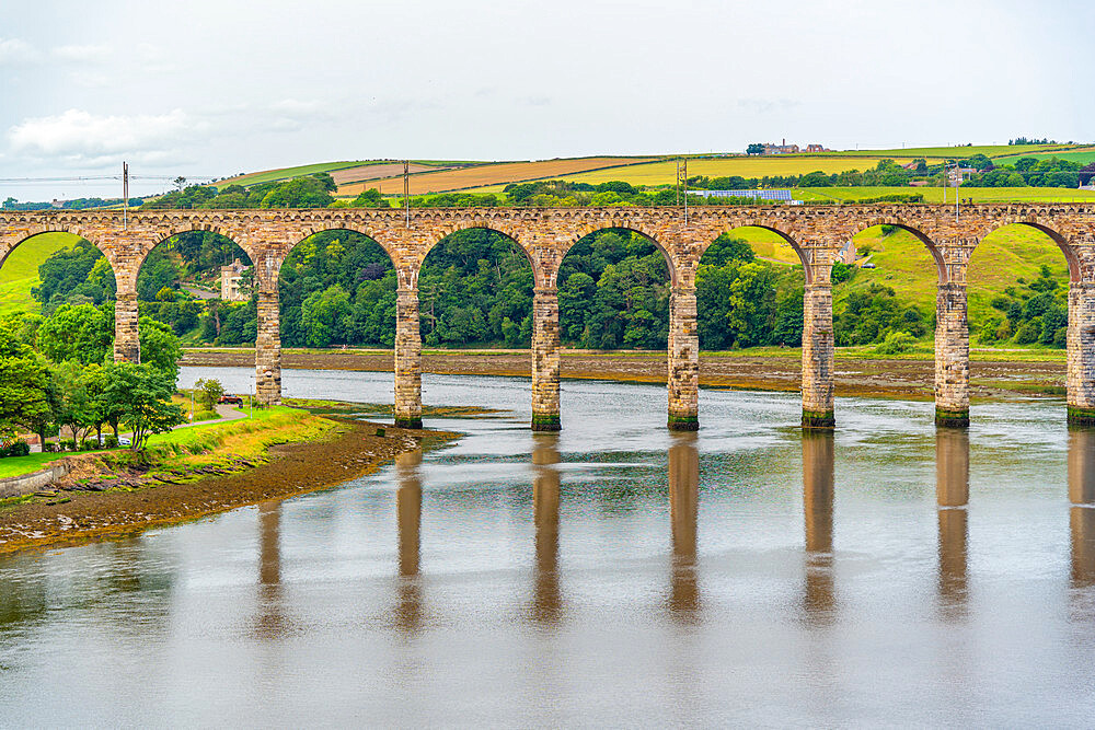 View of Old Border Bridge over the River Tweed, Berwick-upon-Tweed, Northumberland, England, United Kingdom, Europe