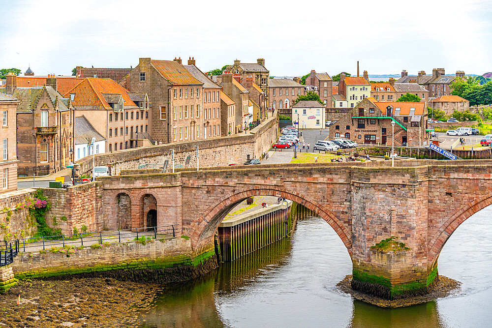 View of the Old Bridge over River Tweed and town houses, Berwick-upon-Tweed, Northumberland, England, United Kingdom, Europe