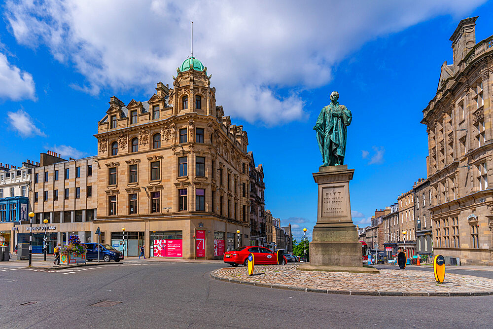 View of William Pitt The Younger statue on George Street, Edinburgh, Scotland, United Kingdom, Europe