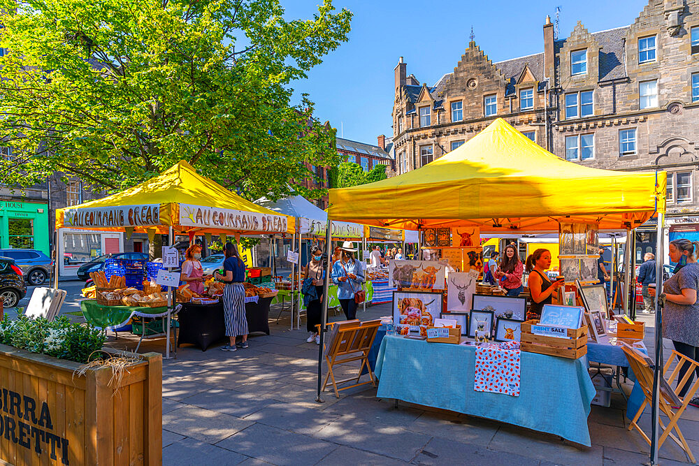 View of market stalls on Grassmarket, Edinburgh, Lothian, Scotland, United Kingdom, Europe