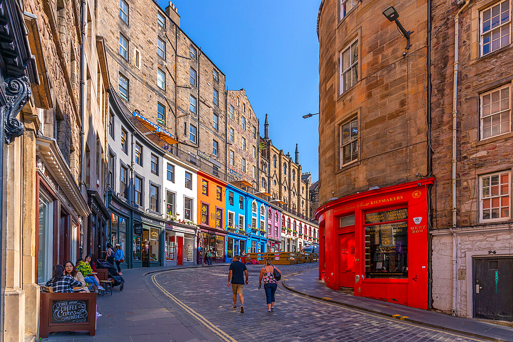 View of colourful cafes and shops on W Bow (West Bow) near the Grassmarket, Edinburgh, Lothian, Scotland, United Kingdom, Europe