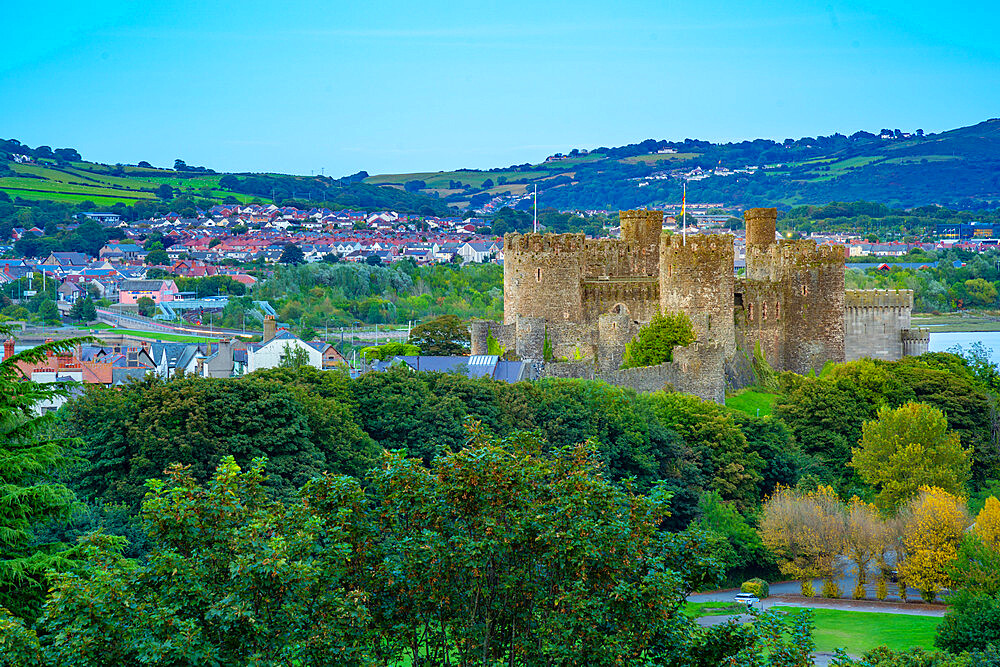 Elevated view of Conwy Castle, UNESCO World Heritage Site, and Conwy River visible in background, Conwy, Gwynedd, North Wales, United Kingdom, Europe